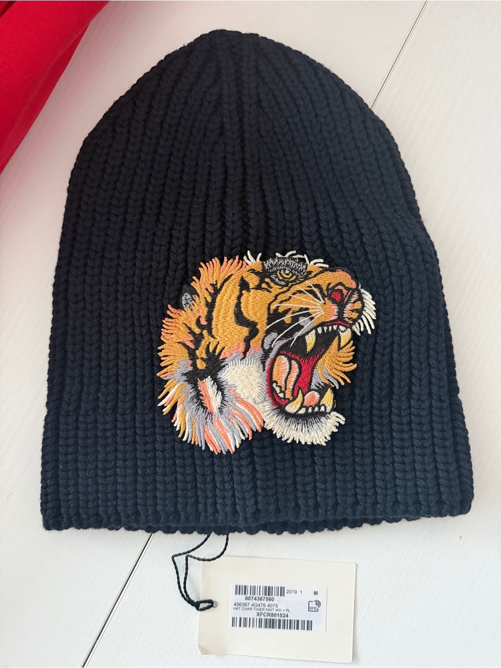 Gucci Black Knit Beanie with Embroidered Tiger - Picture 1 of 11